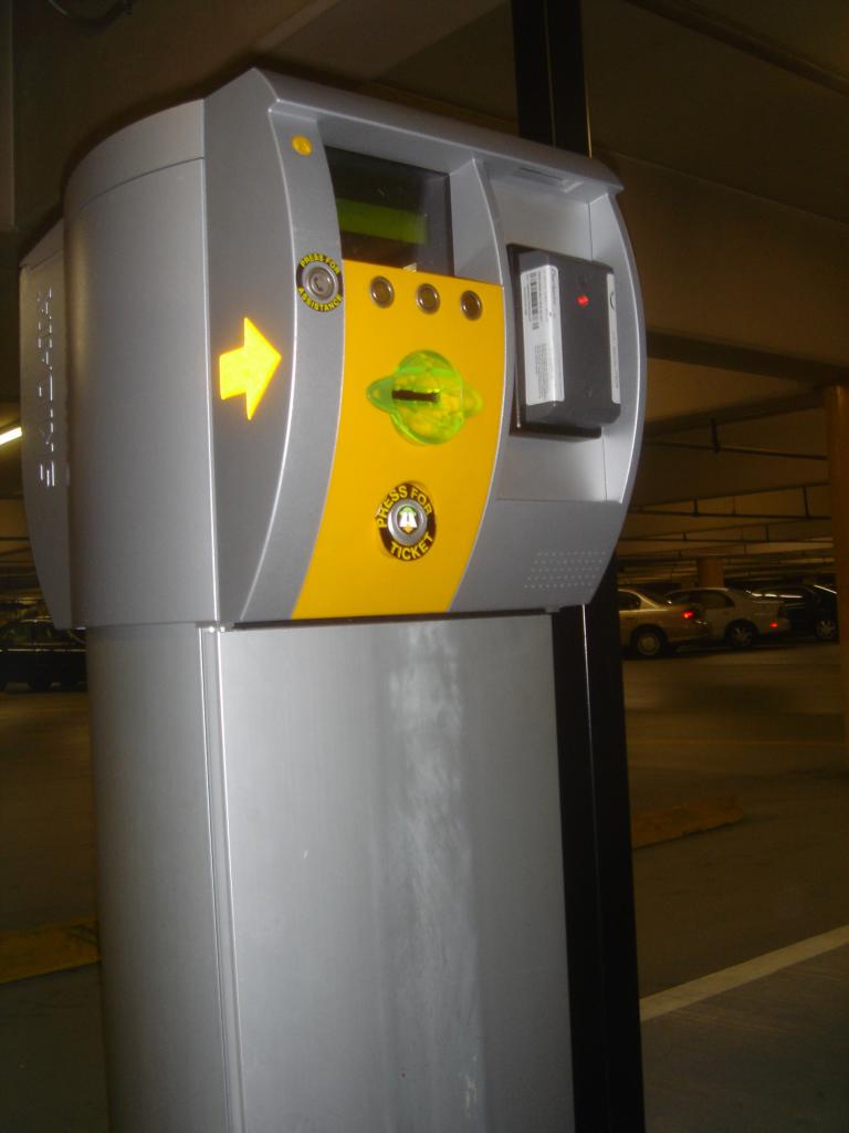 SKIDATA robotic parking attendant
